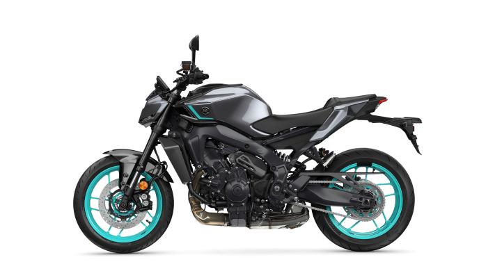 2024-Yamaha-MT09AS-EU-Midnight_Cyan-Studio-004-03