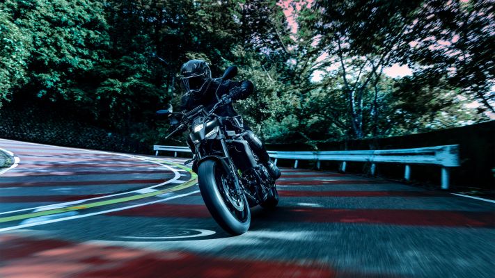 2024-Yamaha-MT09AS-EU-Tech_Black-Action-005-03