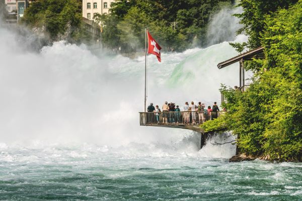 ST_3x2_Laufen-Rhine-Falls_32135_©ST-AndreasGerth