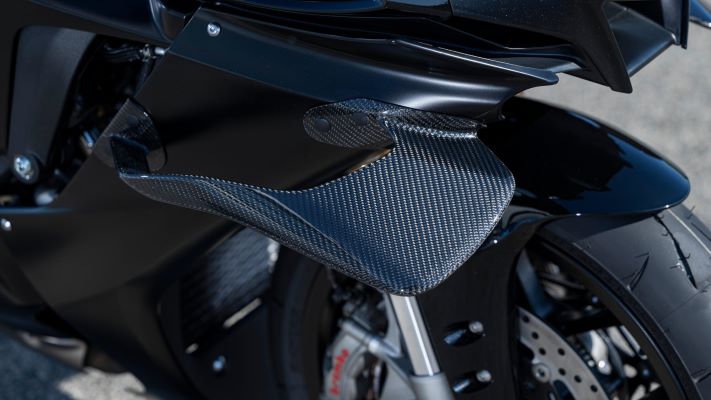 2025-Yamaha-YZF1000R1COMP-EU-Detail-001-03