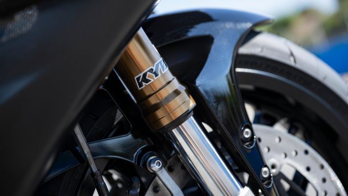 2025-Yamaha-YZF1000R1COMP-EU-Detail-002-03