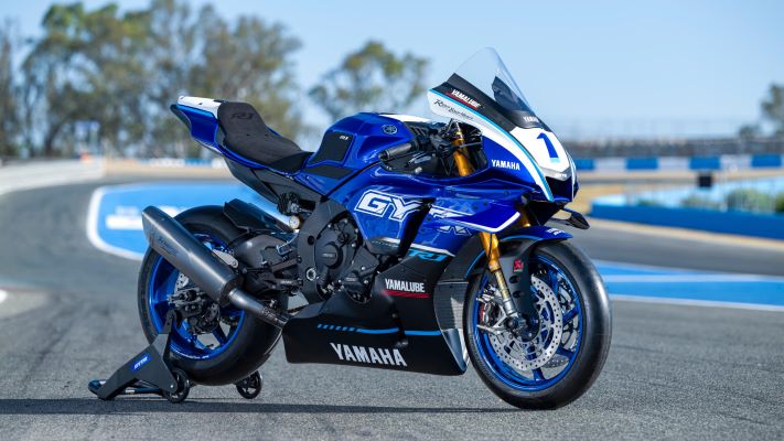 2025-Yamaha-YZF1000R1GYTR-EU-Primer_Black-Static-002-03