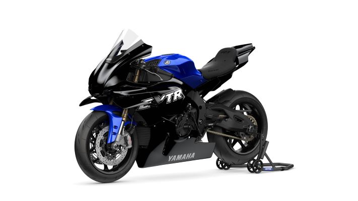 2025-Yamaha-YZF1000R1GYTR-EU-Primer_Black-Studio-007-03