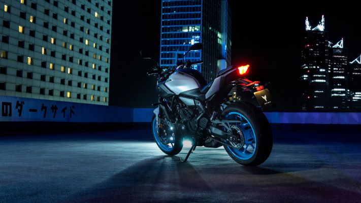 2025-Yamaha-MT07AS-EU-Ice_Storm-Static-005-03