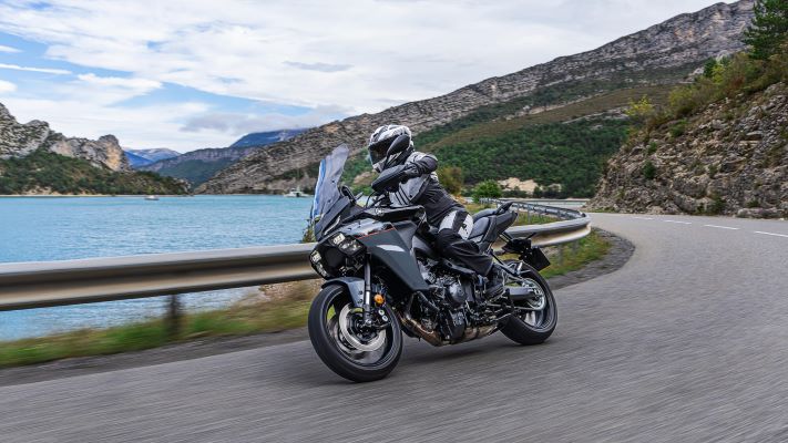 2025-Yamaha-MT09ATR-EU-Midnight_Black-Action-001-03