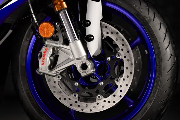 2025-Yamaha-YZF900R9-EU-Detail-004-03