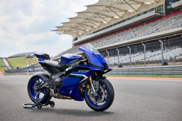 2025-Yamaha-YZF900R9-EU-Icon_Blue-Static-001-03