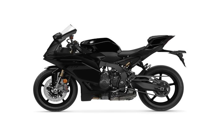 2025-Yamaha-YZF900R9-EU-Tech_Black-Studio-004-03