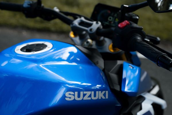 SUZUKI_GSX-S1000_-_Handlebar