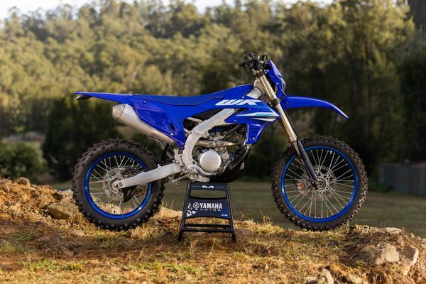 2025-Yamaha-WR250F-EU-Icon_Blue-Static-001-03