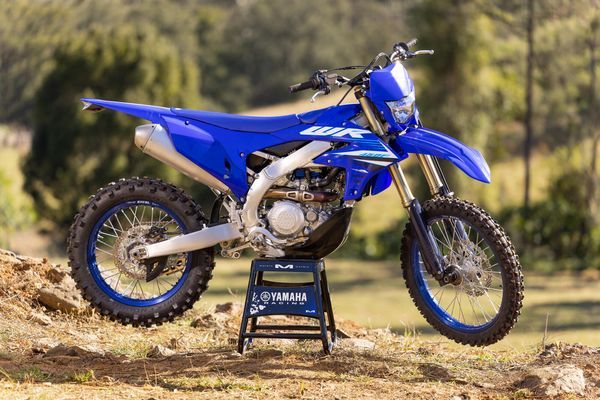 2025-Yamaha-WR450F-EU-Icon_Blue-Static-001-03