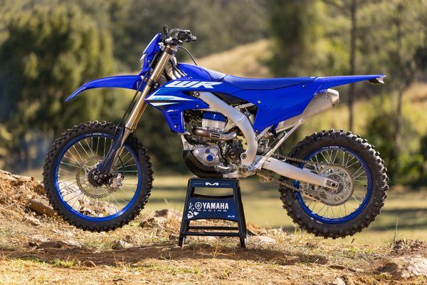 2025-Yamaha-WR450F-EU-Icon_Blue-Static-002-03