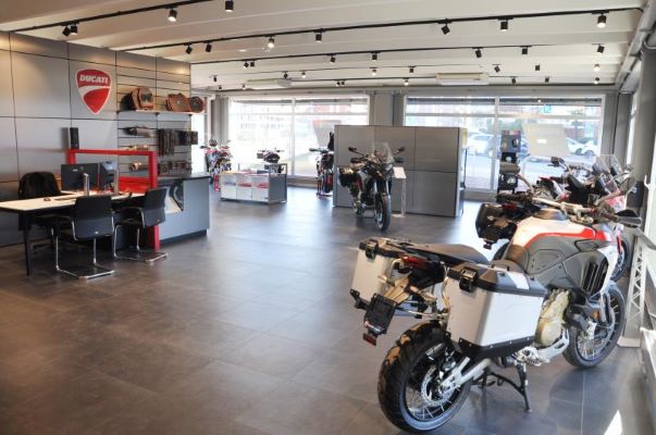 noviv_ducati_lugano_showroom-6_media_low