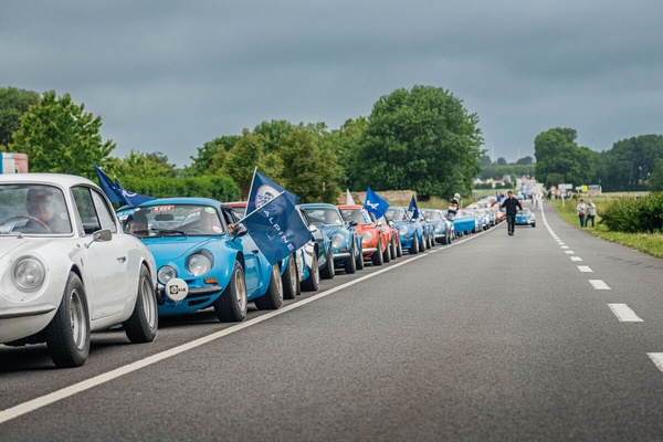 103edYq0KdpM-images-lq-020_Alpine-70ans-Paradedimanche-@VanfleterenProd-002