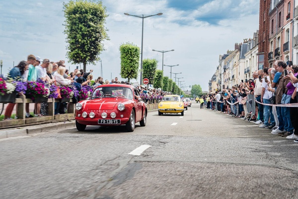 103edYq0KdpM-images-lq-035_Alpine-70ans-Paradesamedi-@vanfleterenprod011