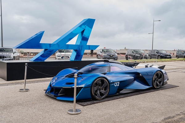 103edYq0KdpM-images-lq-050_Alpine-70ans-Stand-@vanfleterenprod017