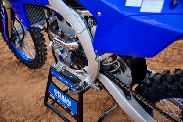 2026_YAM_YZ250F_EU_DPBSE_DET_001_03_preview_maxWidth_600_maxHeight_400_ppi_300_quality_100