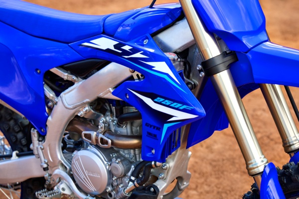 2026_YAM_YZ250F_EU_DPBSE_DET_002_03_preview_maxWidth_600_maxHeight_400_ppi_300_quality_100