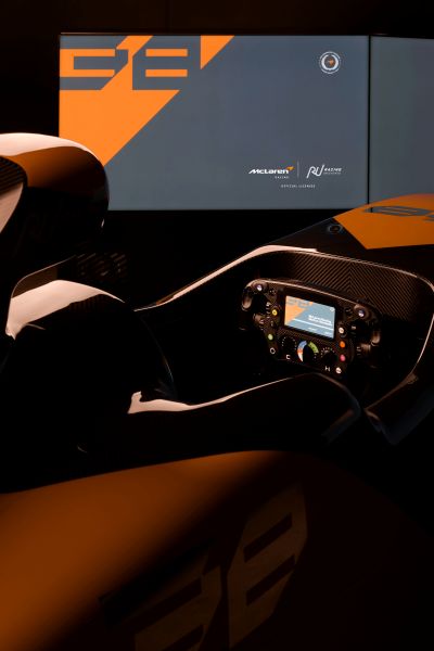 RU_McLaren_Cockpit