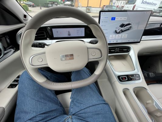 Geely E2.