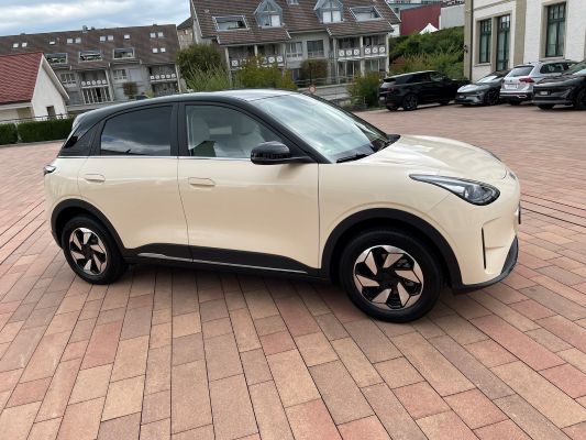 Geely E2.