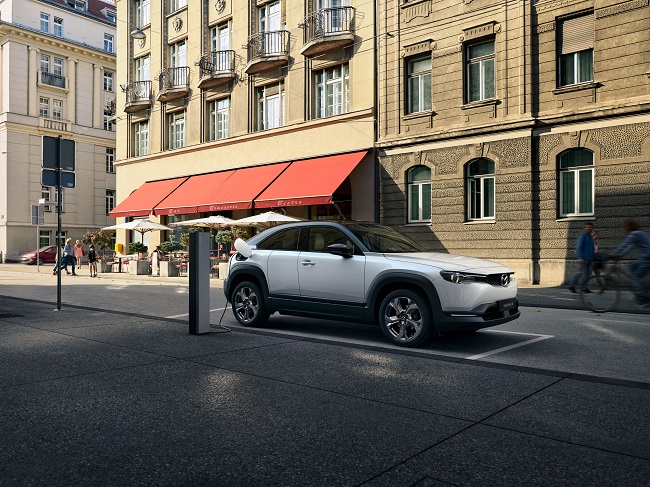 Mazda startet die Produktion seines ersten EV, des MX-30
