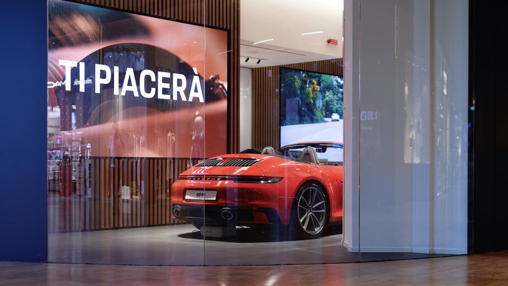 Porsche Italia eröffnet neuen Concept Store in Mailand