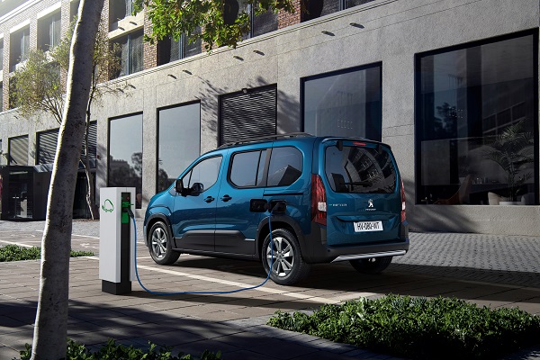 Peugeot e-Rifter – versione elettrica con autonomia fino a 280 Km