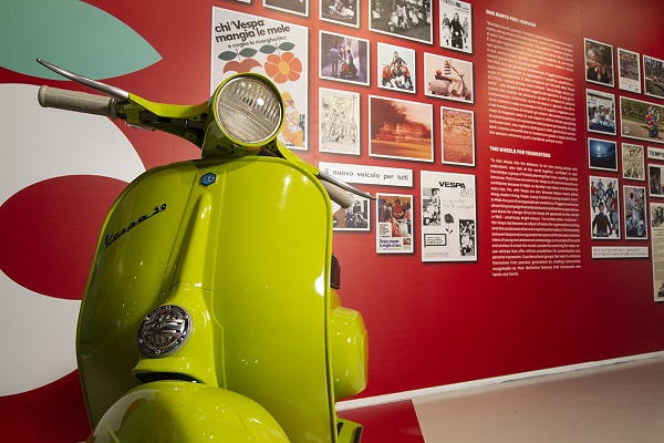 Museo Piaggio – Coloratissima mostra festeggia 75° di Vespa