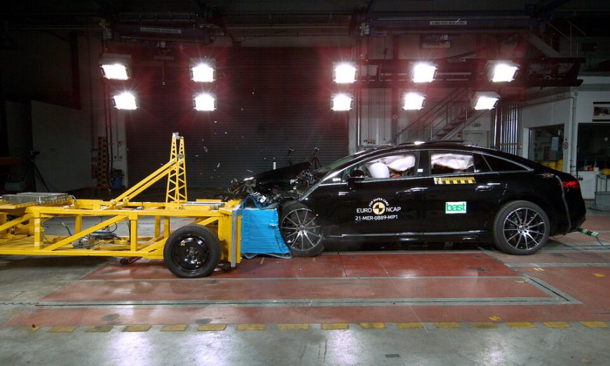Mercedes-Benz EQS im Euro-NCAP-Crashtest.