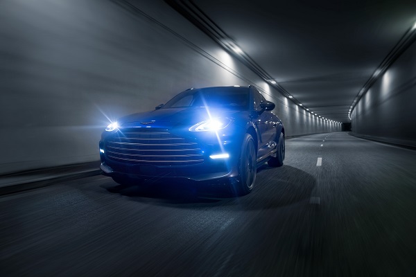 Aston_Martin_DBX707