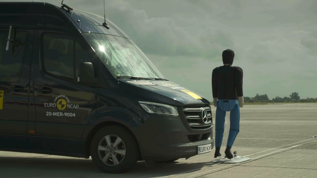 Mercedes-Benz Sprinter im Euro-NCAP-Test. Foto_ampnet_EuroNCAP