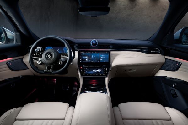 Maserati Grecale Modena_plancia