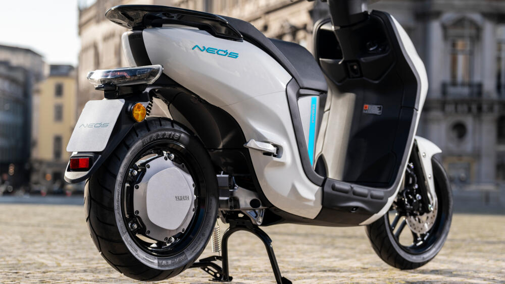 New 2022 Yamaha NEO’s electric scooter