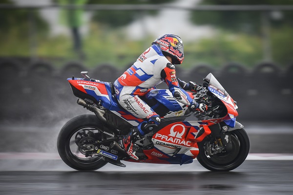 Zarco stormed through to third after losing out a little earlier on_motogp.com