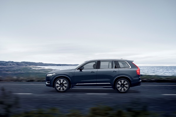 XC90 Recharge T8 AWD, Denim Blue