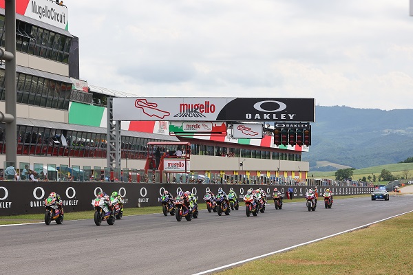 Ferrari-vince-Gara2_Mugello2022_motogp.com