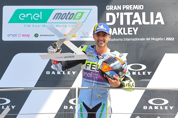 Ferrari-vince-Gara2_Mugello2022_motogp.com