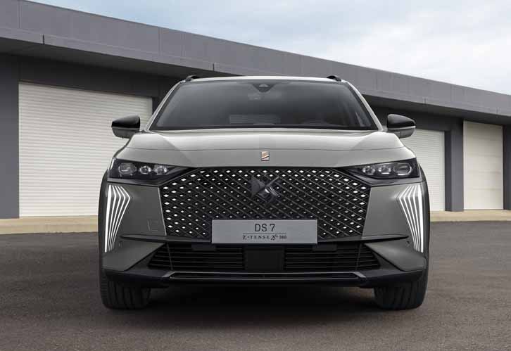 DS 7 Crossback diventa DS 7 e mostra per la prima volta il suo nuovo volto