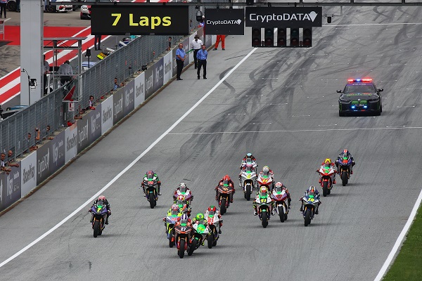 La gara prende il via - Grand Prix von Österreich 2022 motogp.com