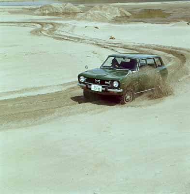 Leone 4WD Estate Van_L