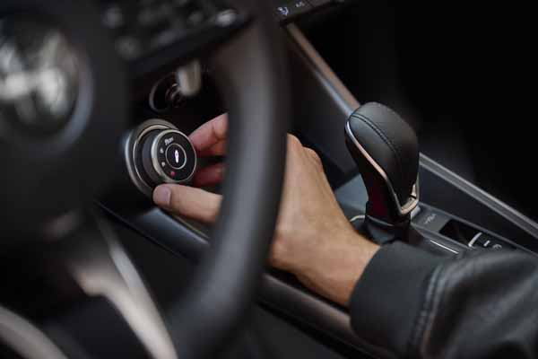 01_alfaromeotonalepluginhybridq4interiorlaunchimages28-6373b5003b7ff_637611c5a4c36