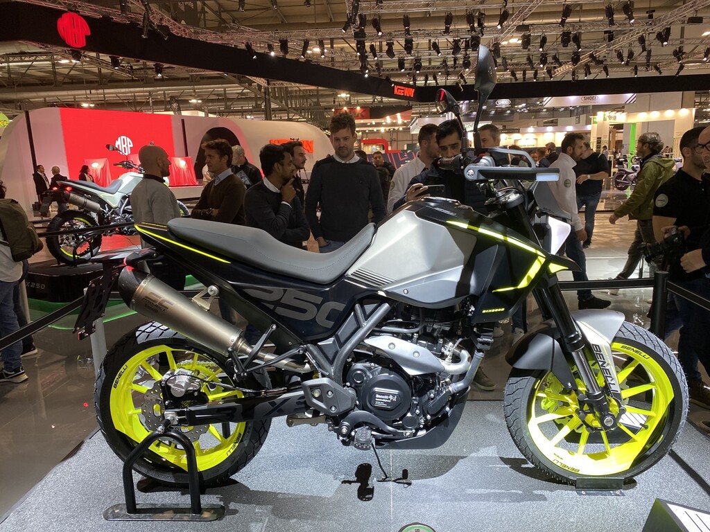 EICMA 2022: Benelli TRK 702 702 X BKX 250 BKX 250 S TNT 500.