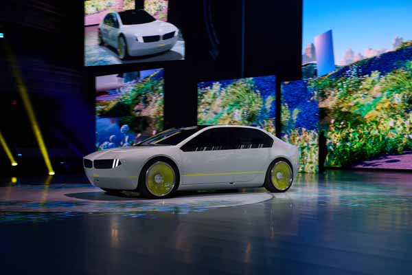 BMW i Vision Dee auf der CES 2023