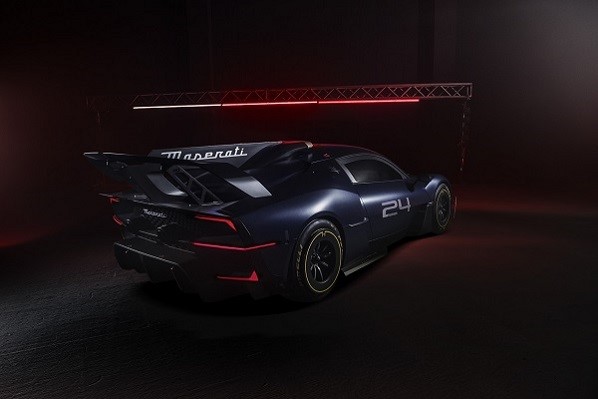 05_Maserati_MCXtrema