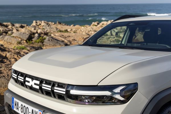 dacia-presenta-tre-anteprime-mondiali-al-salone-di-ginevra-2024
