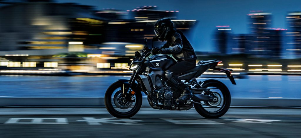 YAMAHA MT-09 Y-AMT – SYMBIOSE MIT DER DUNKELHEIT