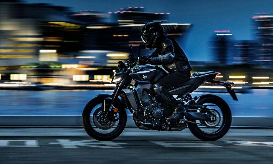 2024-Yamaha-MT09AS-EU-Tech_Black-Action-014-03