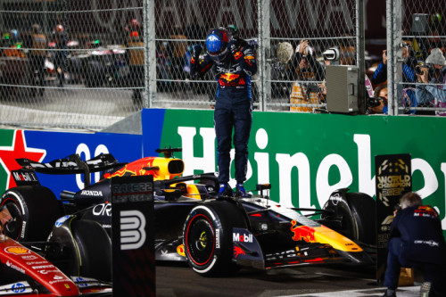 500_maxverstappenredbullracingcelebratesinparcfermeaftersecuringthedriverstitle