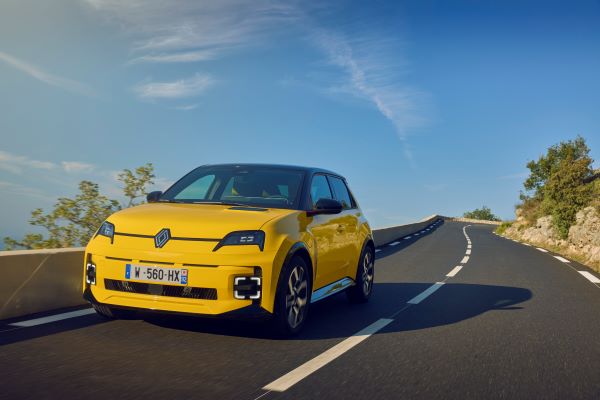 Renault 5 E-Tech 100% electric_2024 (2)